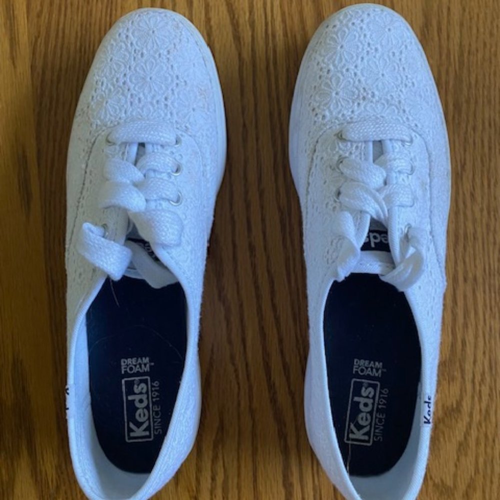 Keds women's eyelet triple sole shoes - Picture 2 of 16